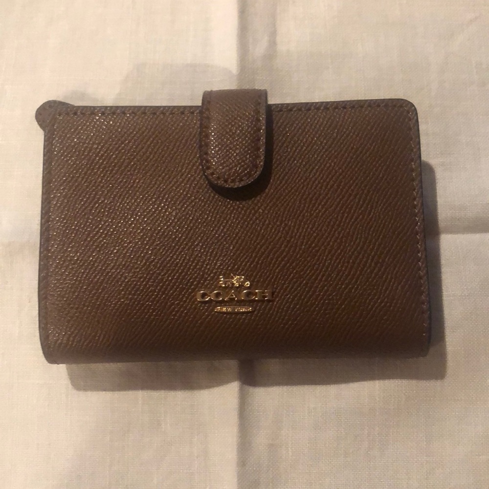 COPY - Coach zip wallet